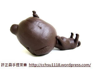 大頭狗造型茶壺!!  水從哪裡出來?