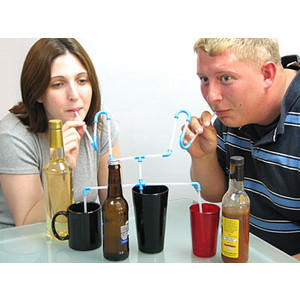 紅茶拿鐵多多烏綠草莓奶昔！一根吸管就搞定