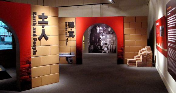 自然的素材、堆疊的美感喚起人們對土地與居所的最初的想像...【起厝‧磚瓦諸事會社 】2013.05.16-11.17 高雄歷史博物館特展 自然的素材、堆疊的美感喚起人們對土地與居所的最初的想像...【起厝‧磚瓦諸事會社 】2013.05.16-11.17 高雄歷史博物館特展