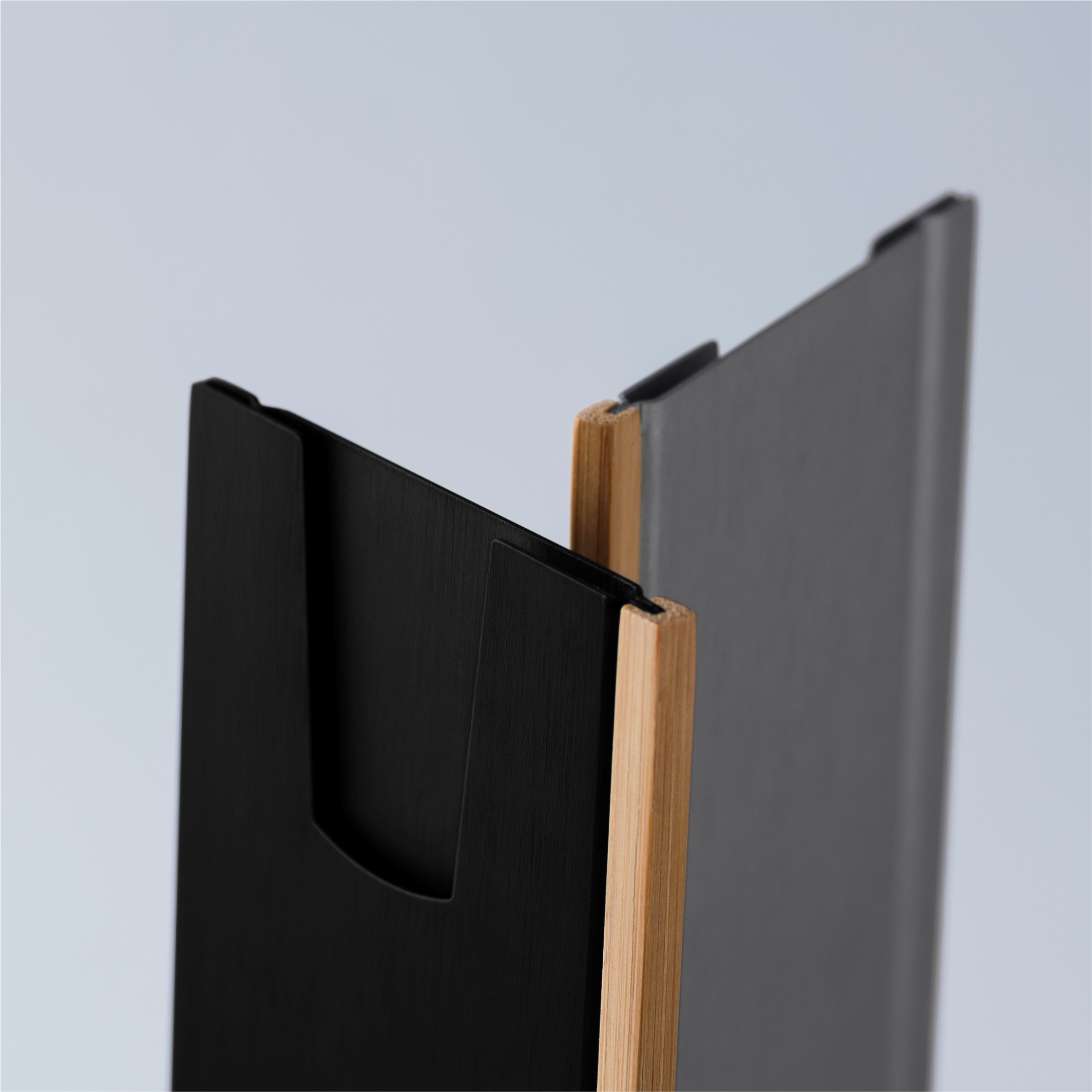 TA+d 創夏設計_SLIDE LIGHT 燻竹名片夾（兩色選）