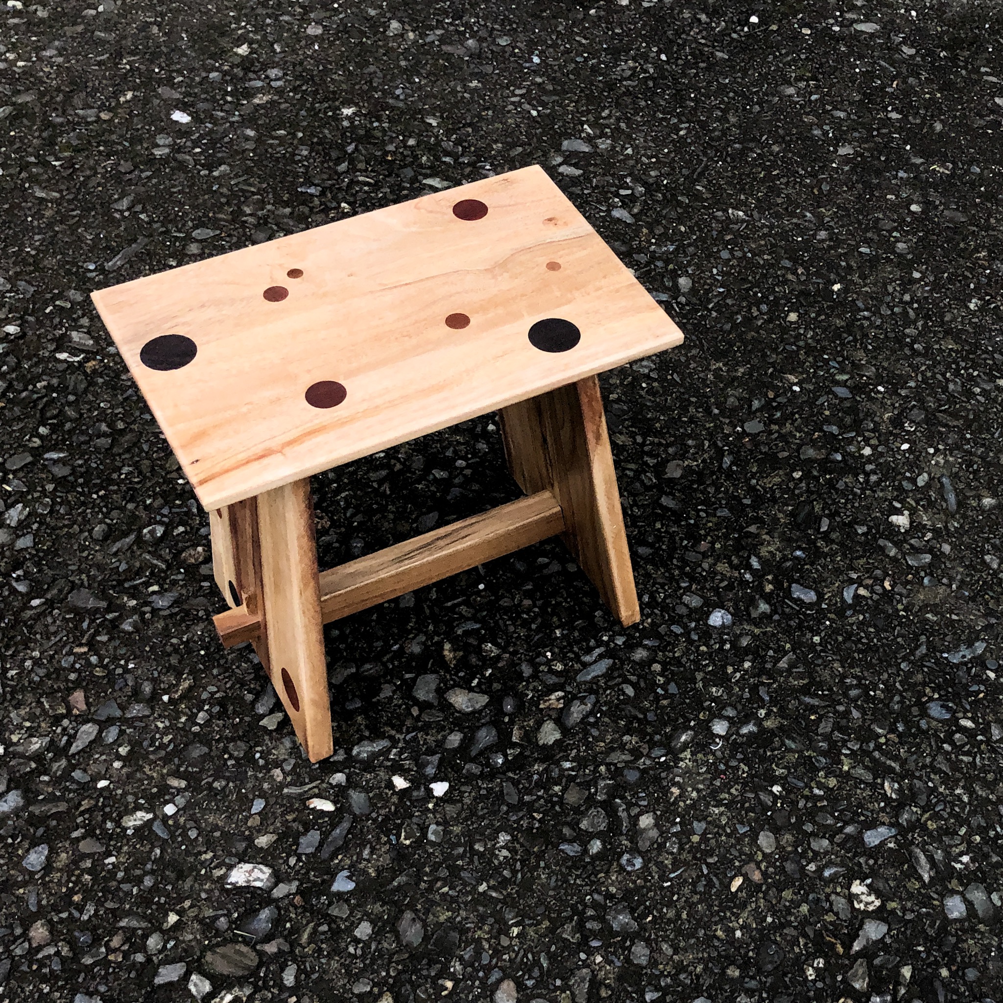 耕木工場_樟木圓點椅凳 DIY