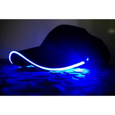 越暗的地方你越亮，「螢光塗鴉 T-Shirt」讓你黑暗中成為全場亮點！