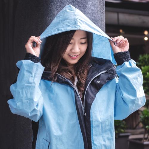 賀拉碩_兩件式機能環保棉質雨衣（天空藍）